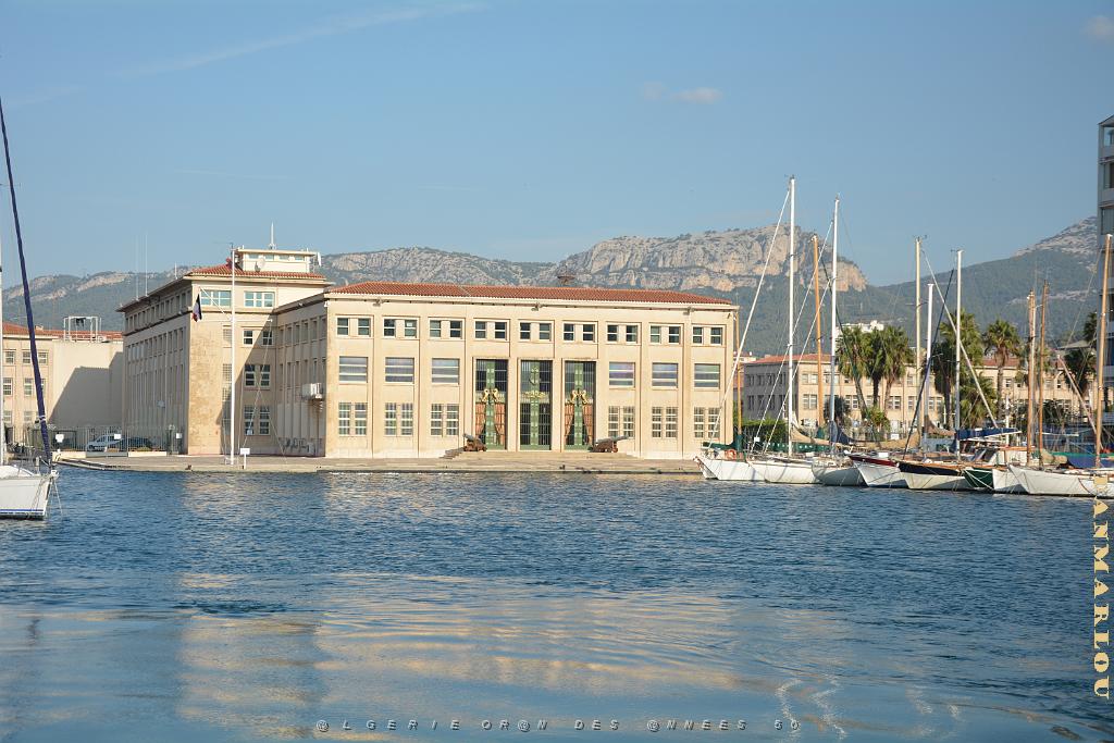 2024 09 21 TOULON- AUTOUR DU PORT (14).JPG
